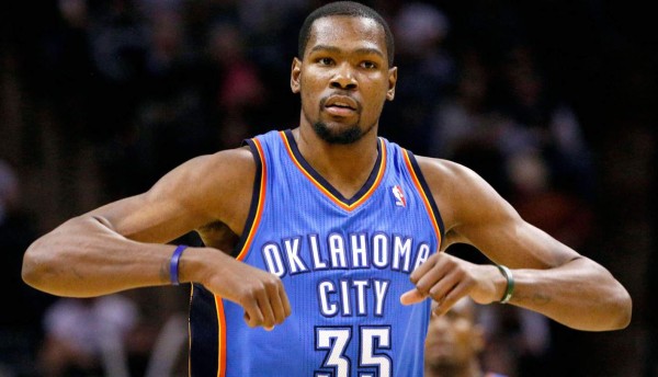 Los deportistas mejores pagados por un tuit publicitario