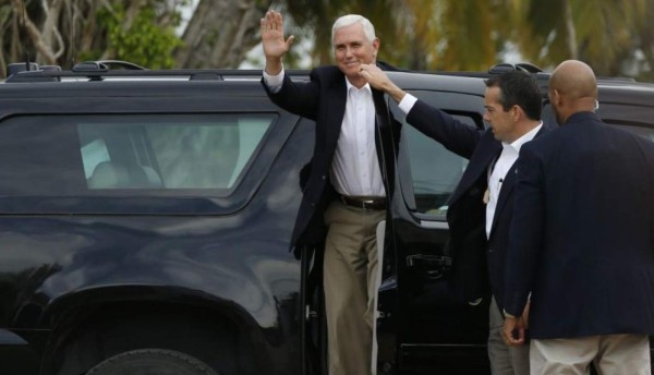 Soldados que fueron con Pence a Colombia llevaron mujeres a hotel
