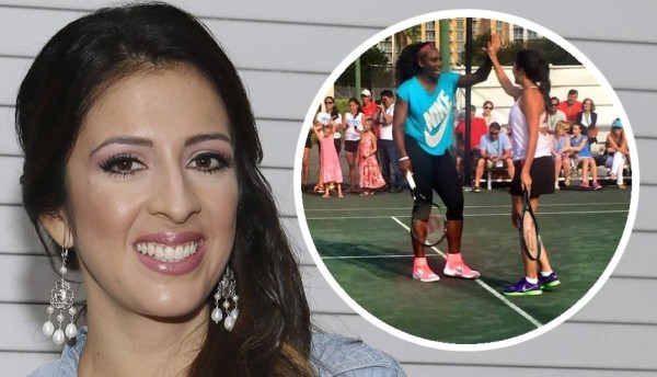 Maity Interiano juega tenis con Serena Williams
