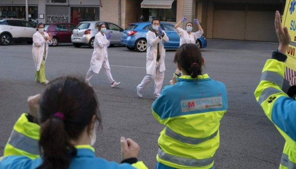 España registra la menor cifra diaria de muertos por coronavirus desde el 24 de marzo