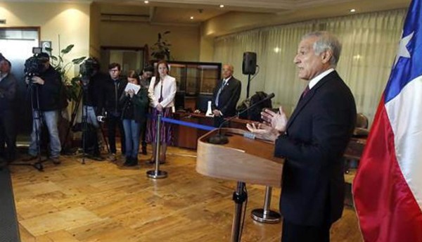 Chile califica de 'artificiosa' demanda boliviana en La Haya