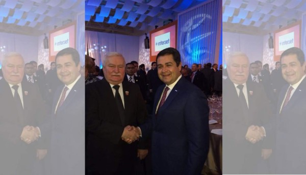 Juan Orlando viaja a Cumbre de Negocios 2014 en Querétaro