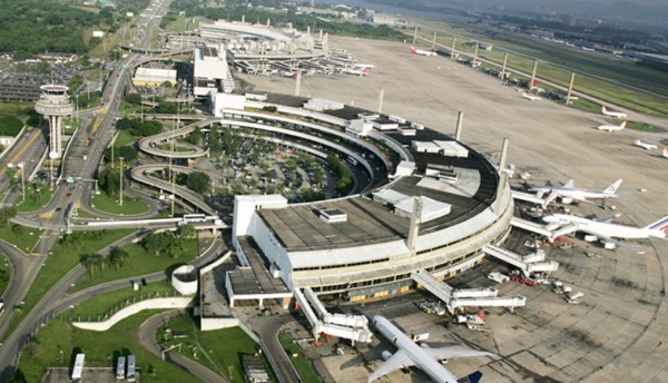 Hallan más de una tonelada de droga enterrada en aeropuerto de Rio de Janeiro