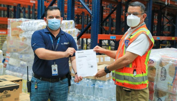 Walmart dona víveres y kits de higiene para atender a damnificados por Eta