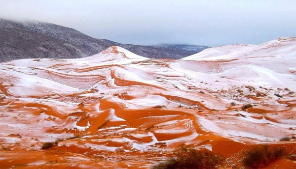 Tormenta de nieve… en el desierto del Sahara