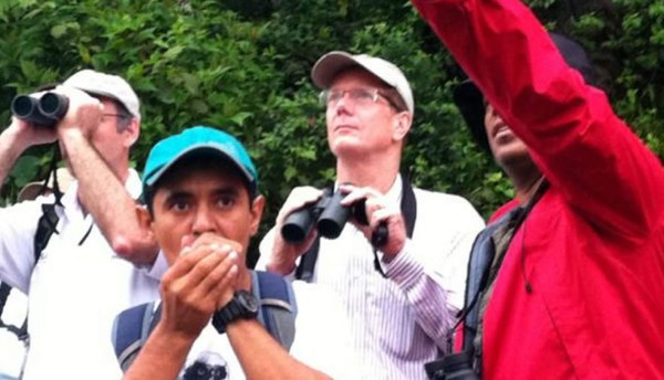 Estrenan torres de avistamiento para aves en cerro Meambar