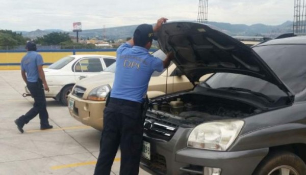 Autoridades recuperan 5 vehículos con reporte de robo