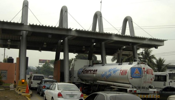 32 obras de pavimentación se harán con fondos del peaje