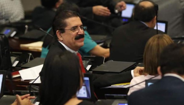 Manuel Zelaya: 'No habrá expulsiones de diputados en Libre”