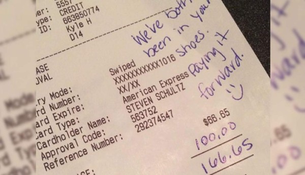 Reciben mal servicio en restaurante y dejan $100 de propina