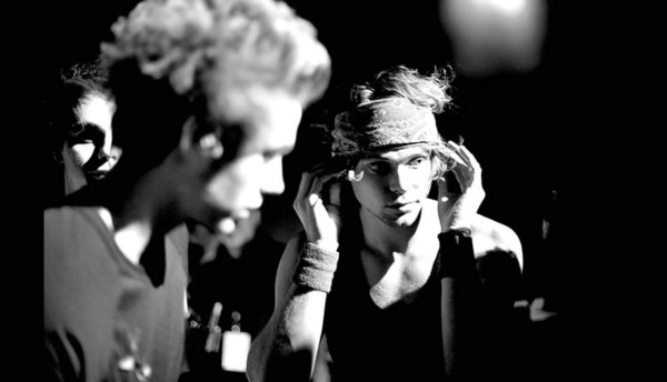 ¿Por qué llora Taylor Swift? Mira lo que pasó en el backstage de los AMAs 2014