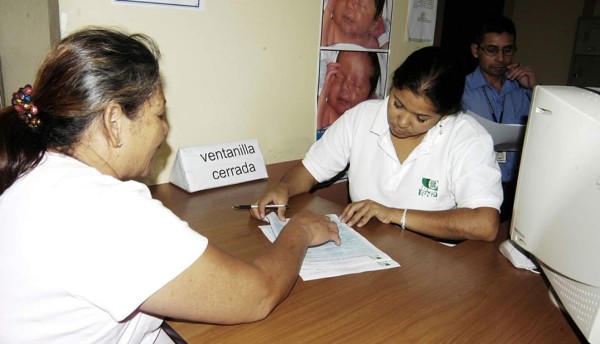 Quieren cobrar L 10 por partidas de nacimiento