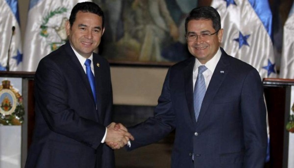 Presidente de Honduras viajará a Guatemala para tratar crisis migratoria