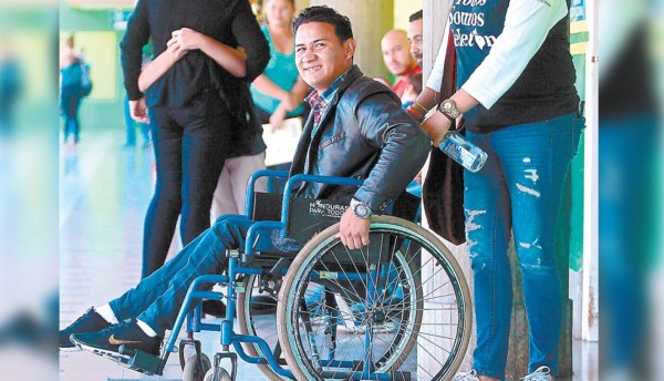 Gracias a Teletón recupera su movilidad y aprende oficios