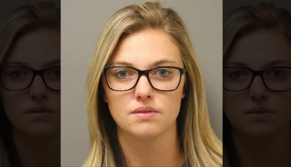 Selfie delata a maestra tejana que sostenía relaciones con estudiante