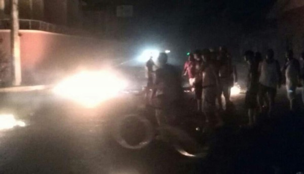 Continúan protestas por apagones en La Ceiba y El Aguán