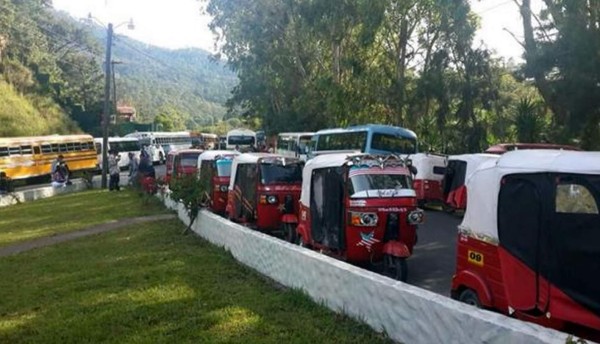 Paro de transportes en Santa Lucía y Valle de Ángeles