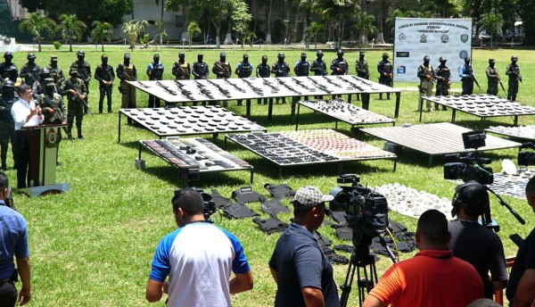 Arsenal para destruir el penal y L3.3 millones tenían pandilleros