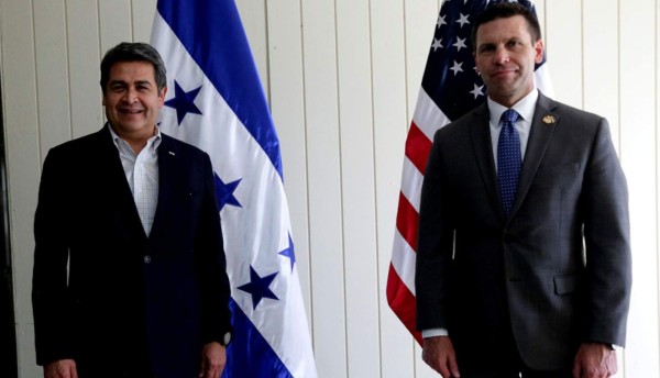 Juan Orlando Hernández llega a EEUU para reunirse con secretario de seguridad