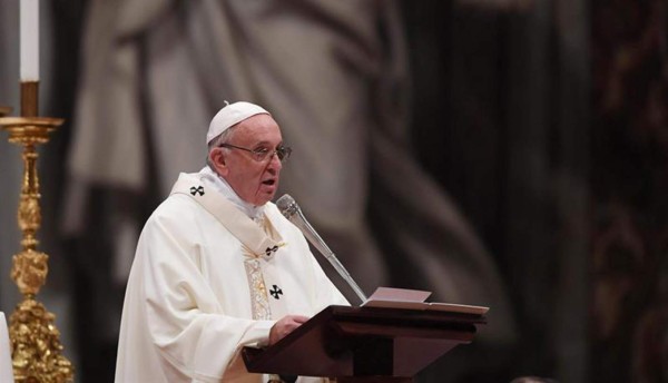 Francisco admite que 'hay corrupción' en Vaticano, en coloquio con religiosos