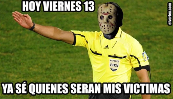 Mexicanos critican a árbitro por anular goles  