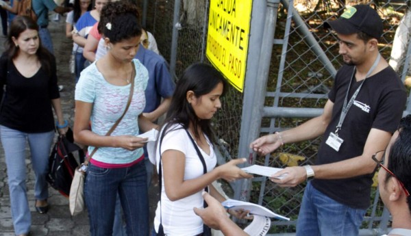 Más de 2,600 estudiantes se sometieron a prueba para entrar a la Unah-vs