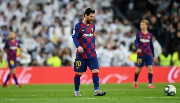 Barcelona plantea una rebaja salarial a sus futbolistas por el coronavirus