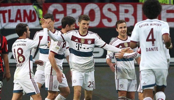 El Bayern golea a Eintracht con un triplete de Thomas Müller