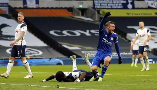 El Leicester sorprendió al Tottenham de Mourinho y le sacó los tres puntos. Foto AFP