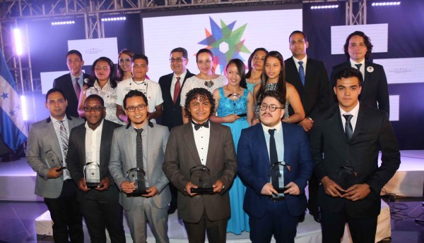 Premian el éxito de jóvenes hondureños