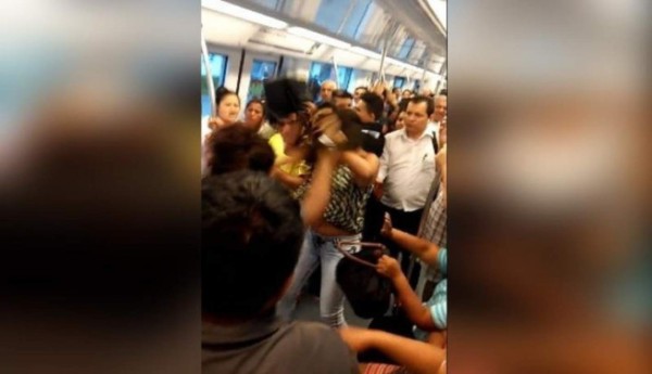 No quiso darle su asiento a una mujer y le dan golpiza sin piedad
