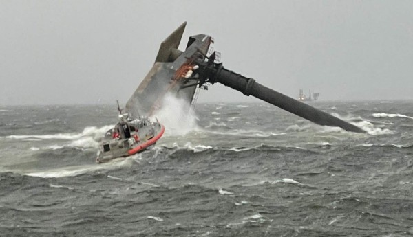 Naufragia un barco en la costa de Luisiana y deja 12 desaparecidos