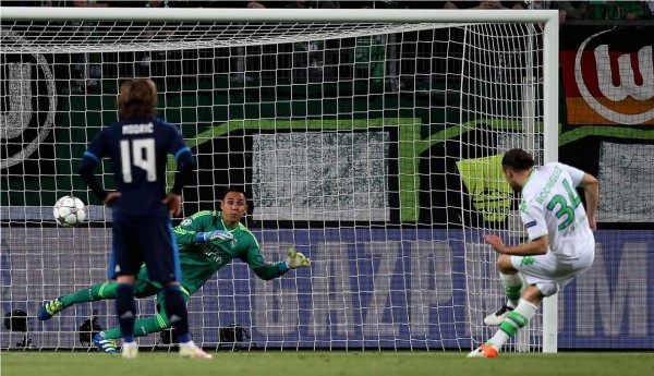 Rompen imbatilidad de Keylor Navas con un dudoso penal