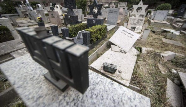 Borracho desentierra cadáver de amigo para llevarselo a casa