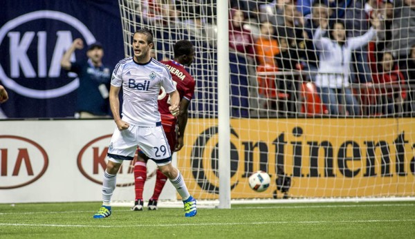 VIDEO: Maynor Figueroa marca un autogol en derrota del FC Dallas