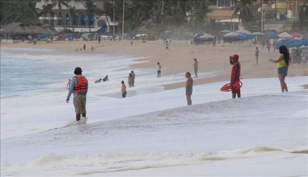 El huracán Blanca alcanza de nuevo la categoría 4 en aguas del Pacífico