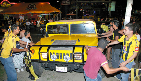 Fiesta aurinegra en las calles de San Pedro Sula