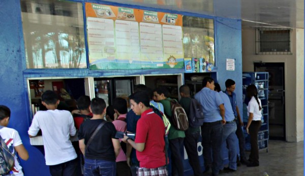 Serán más estrictos con los alimentos que venden en cafeterías escolares