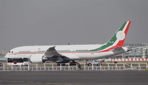 Polémico avión presidencial regresará este miércoles a México para su venta  