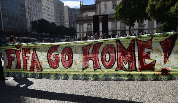 Protestan en Sao Paulo y Río de Janeiro en el día inaugural del Mundial