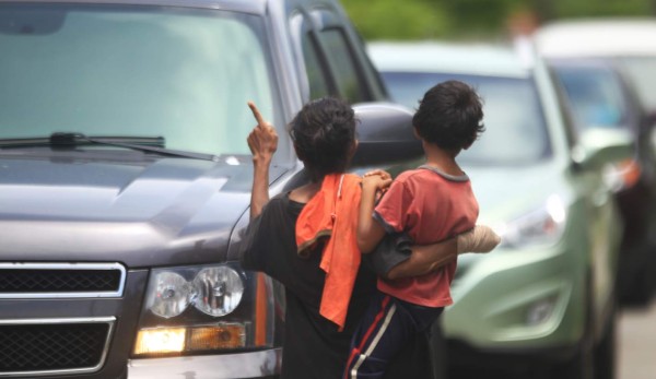 Más de 3,000 niños 'celebran” su día hoy pidiendo limosna