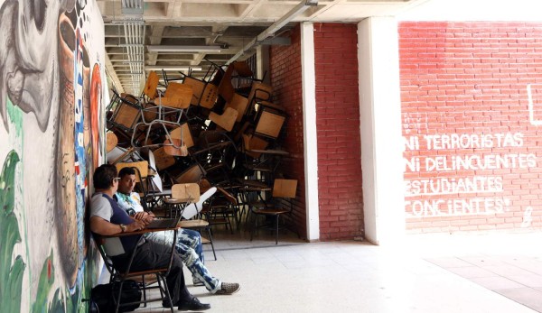 Huelga en la Unah frustra sueños de los estudiantes por egresar