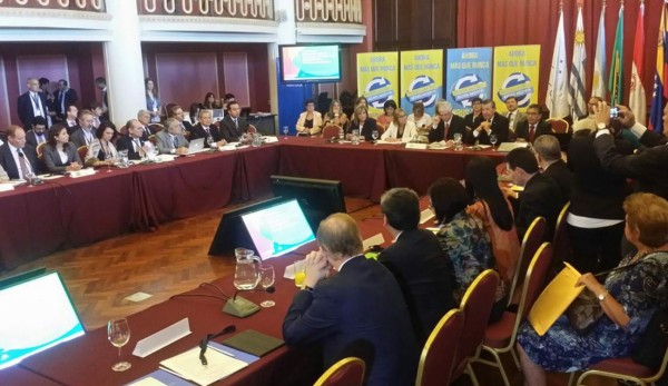 Mercosur busca frenar el virus del zika en la región