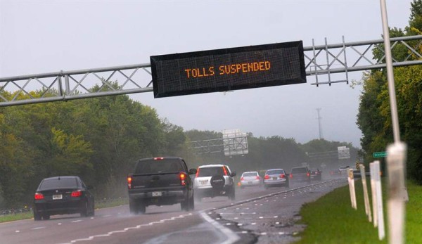 Matthew, de categoría 1, arroja fuertes lluvias y vientos en Carolina del Sur