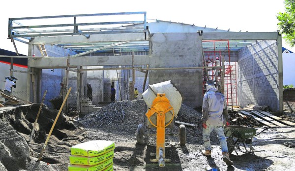 Emisión de permisos de construcción subió 30% en el año 2014