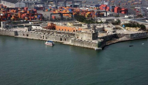 Filtran fotos de diputado mexicano