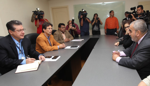 OEA entrega informes a Tribunal Electoral