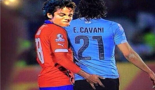 Los memes del incidente de Jara y Cavani
