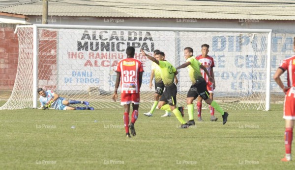 Real de Minas golea al Vida y pone al rojo vivo el descenso