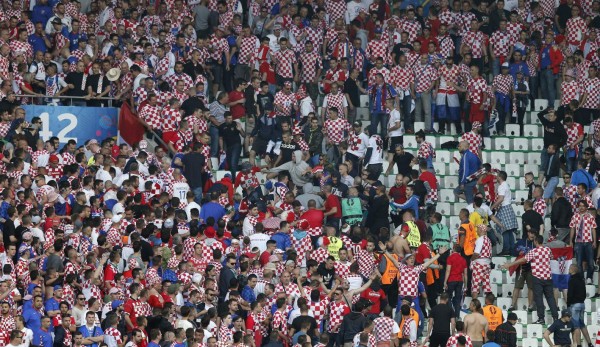 La Uefa abre expediente a Croacia tras incidentes del viernes